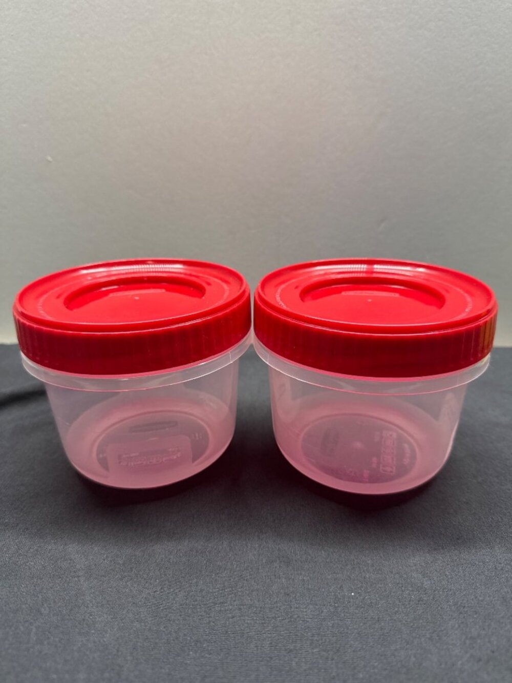 Rubbermaid 2.1 Cup Food Storage Containers With Red Lids BPA-Free Freezer Microw